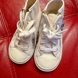 Children’s Supergas size 9.5